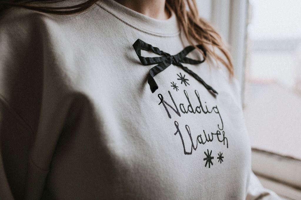 Cream Bow Christmas Sweatshirt